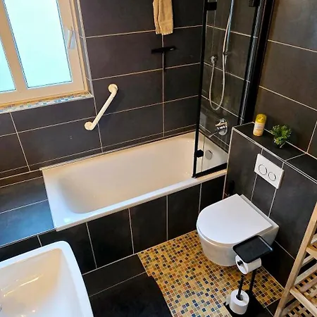 Salem's Treasure Manor