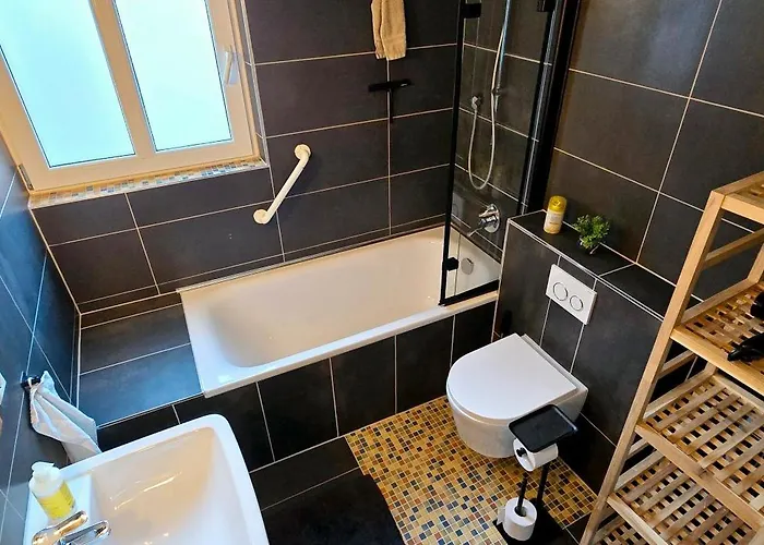 Salem's Treasure Manor