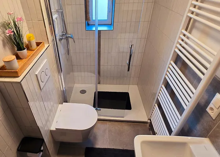 Salem's Treasure Manor *