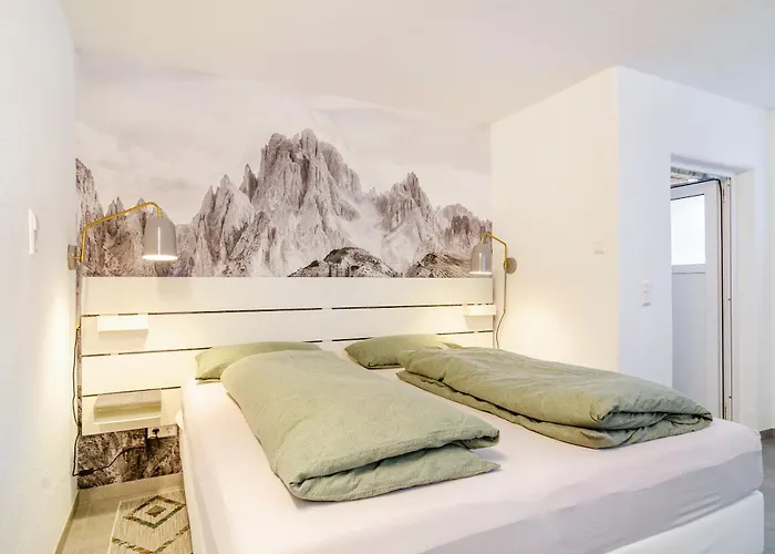 Salem's Treasure Manor *