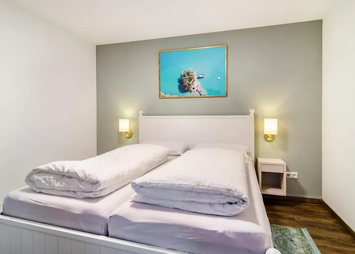 Salem's Treasure Manor