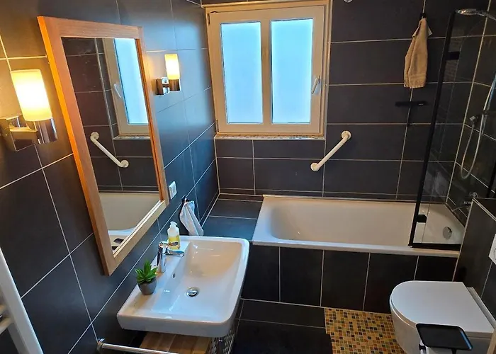 Salem's Treasure Manor *